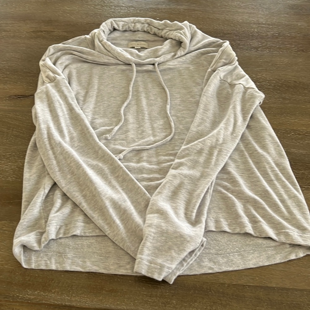 Women grey sweater. Size medium. Great condition